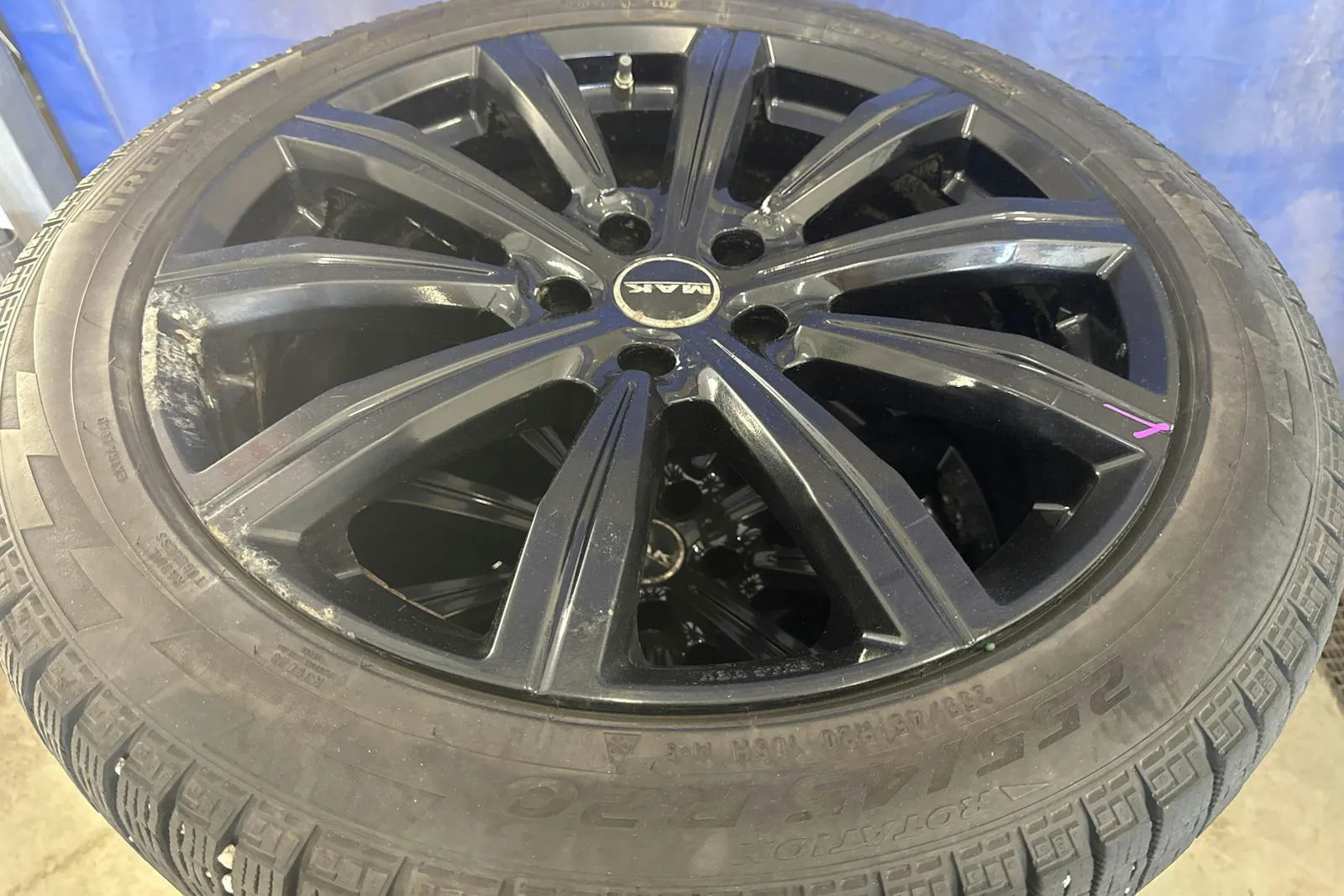 Vehicle image 18