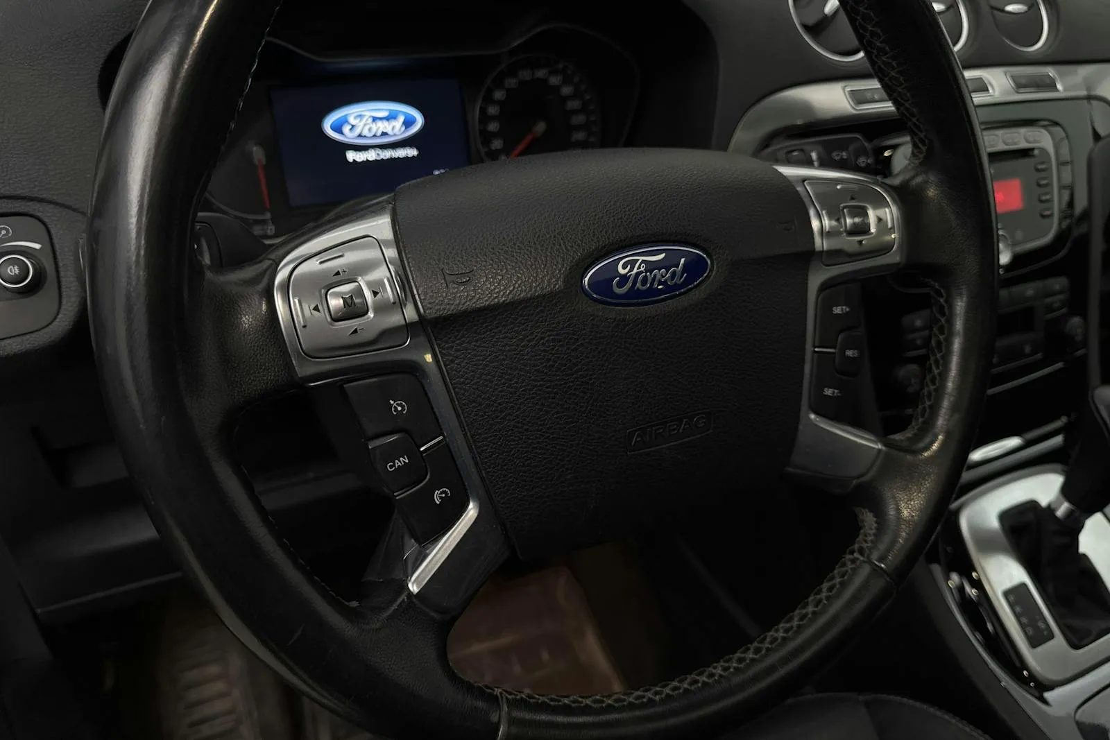 Vehicle image 14