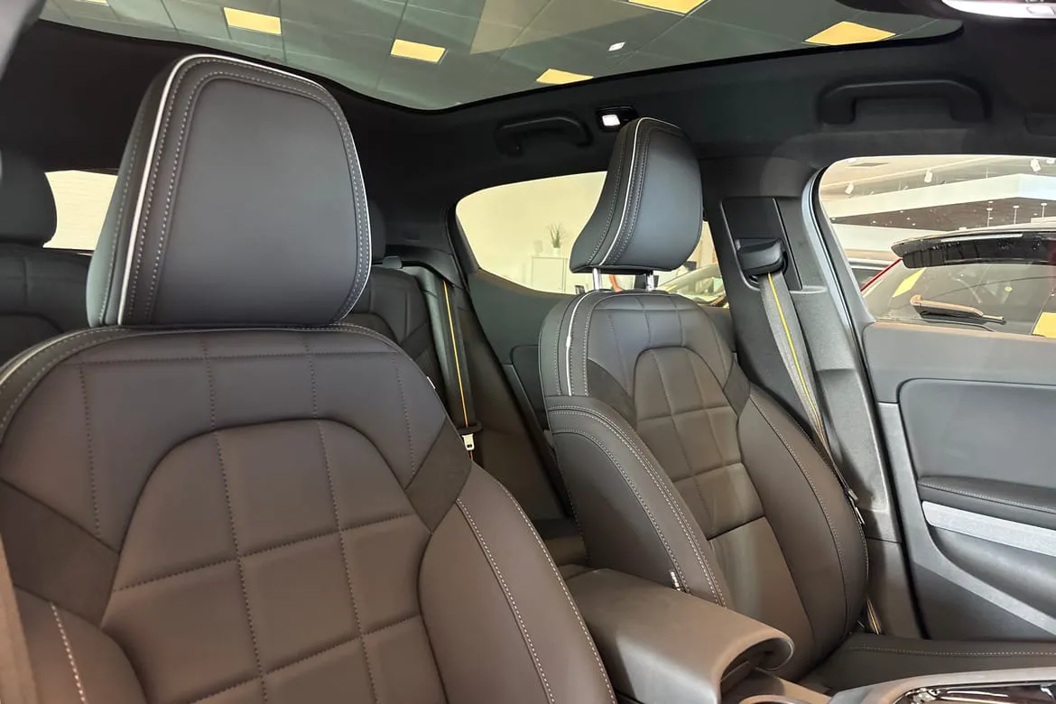 Vehicle image 20