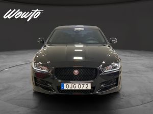 Jaguar XE bild 2
