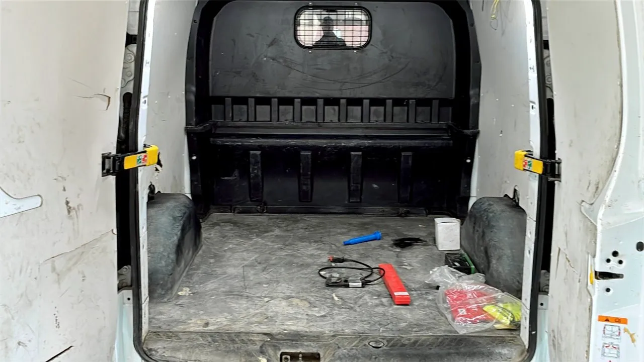 Vehicle image 9