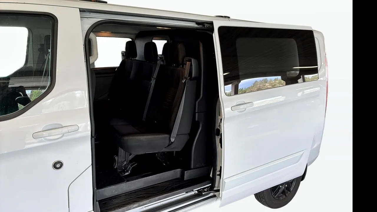 Vehicle image 20