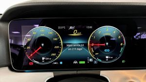 Mercedes E300 bild 18