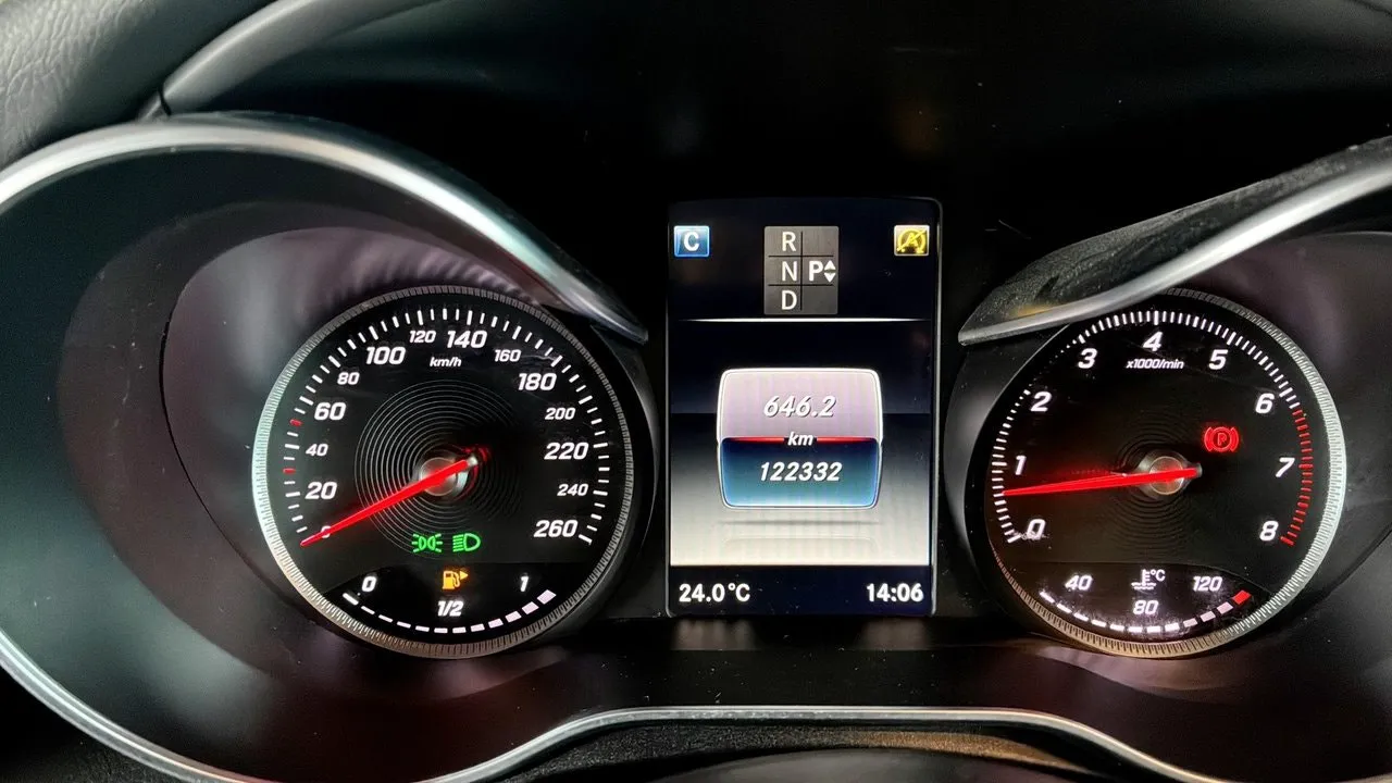 Vehicle image 14