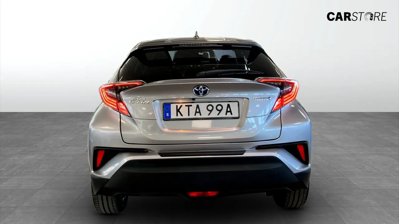 Vehicle image 6