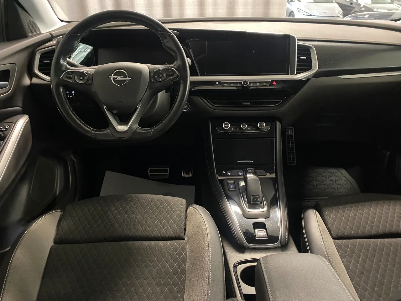 Vehicle image 7