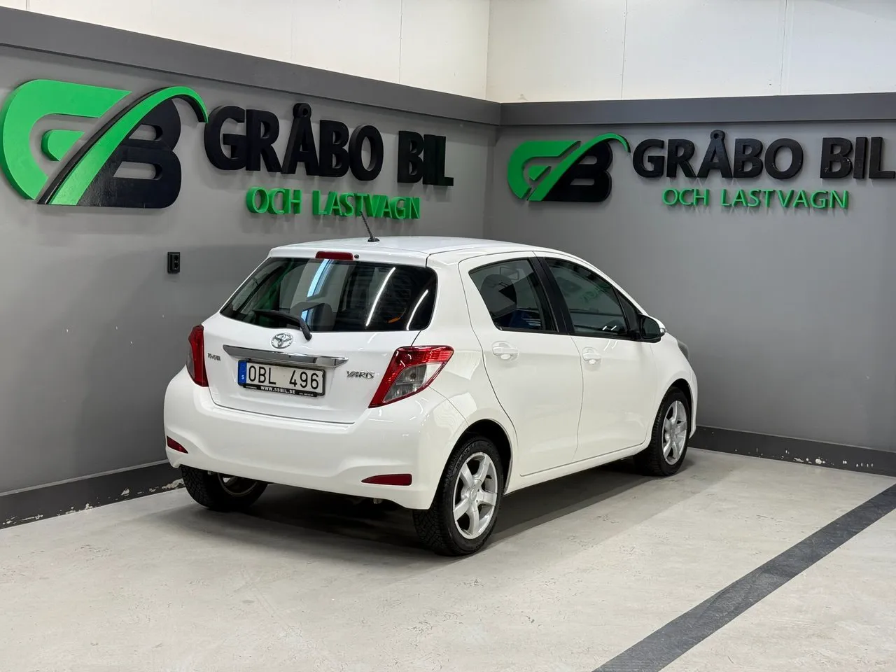 Vehicle image 4