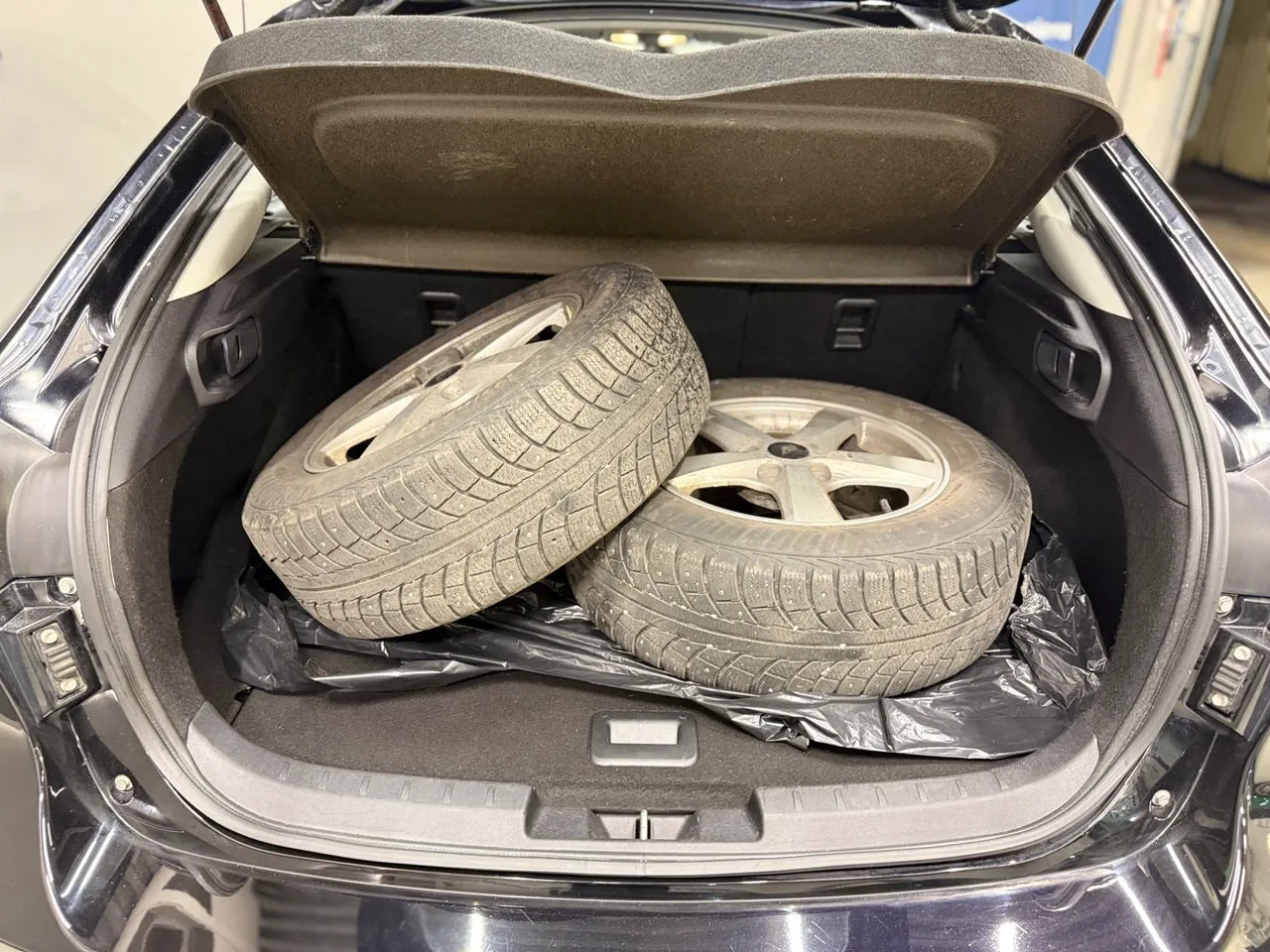 Vehicle image 19