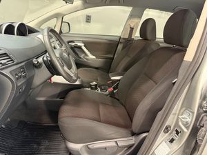 Toyota Verso bild 9