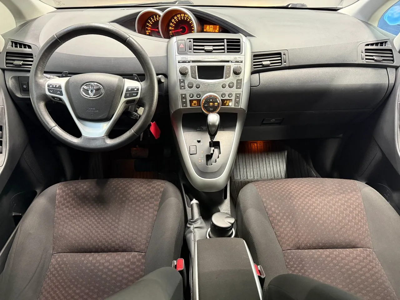 Vehicle image 14