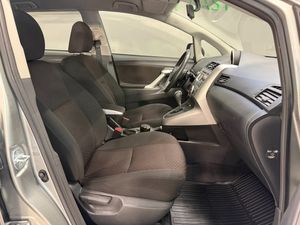 Toyota Verso bild 10