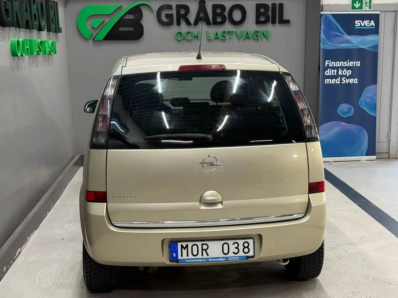 Vehicle image 7
