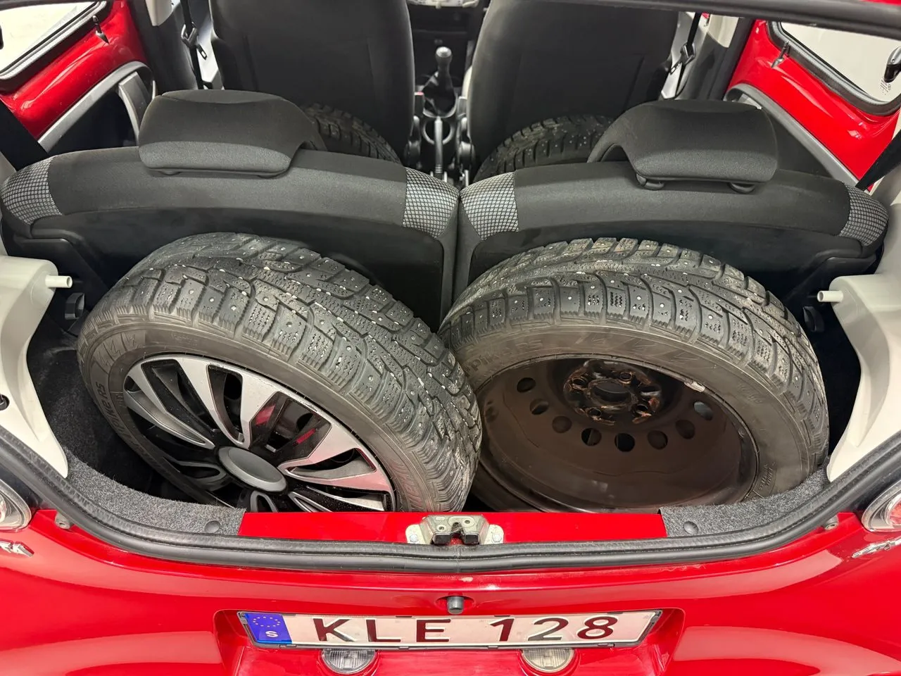 Vehicle image 18