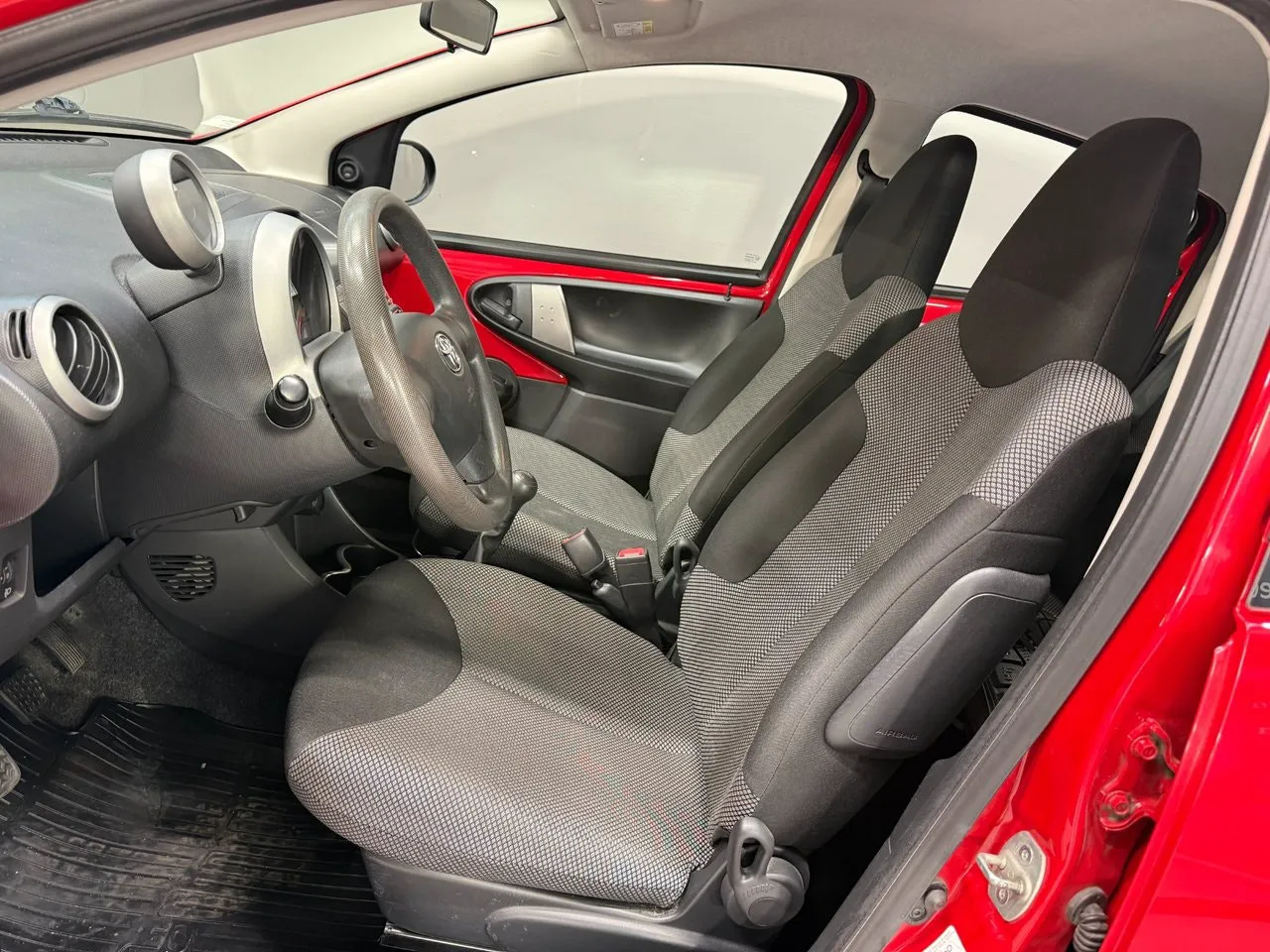Vehicle image 8
