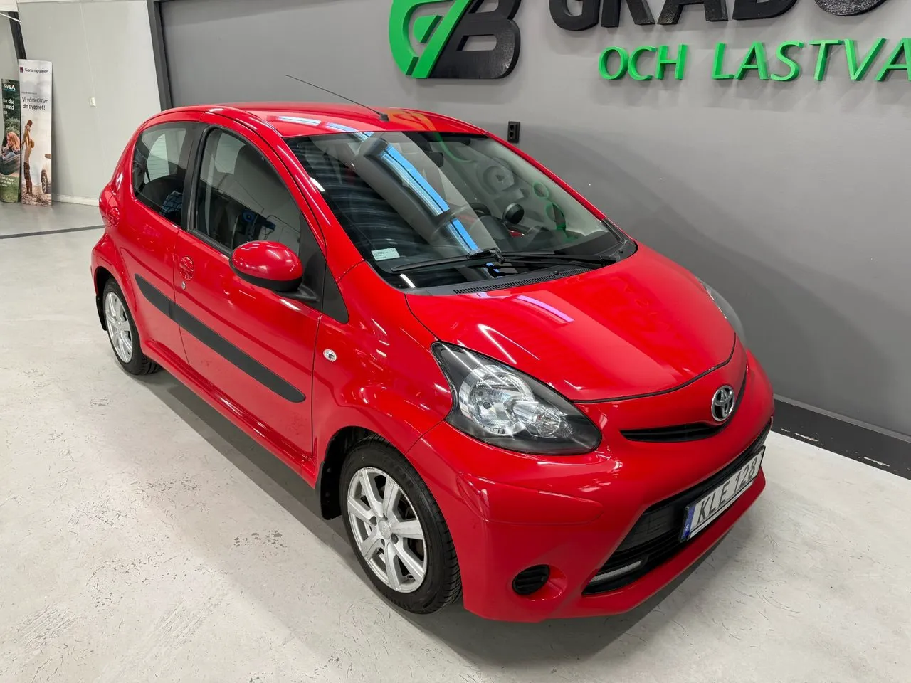 Vehicle image 6