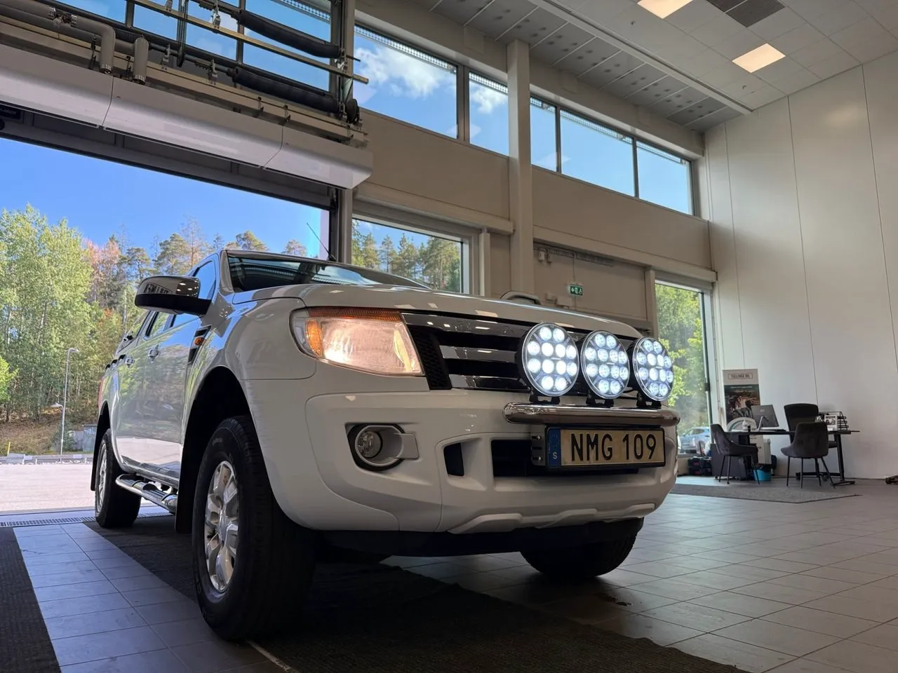 Vehicle image 8