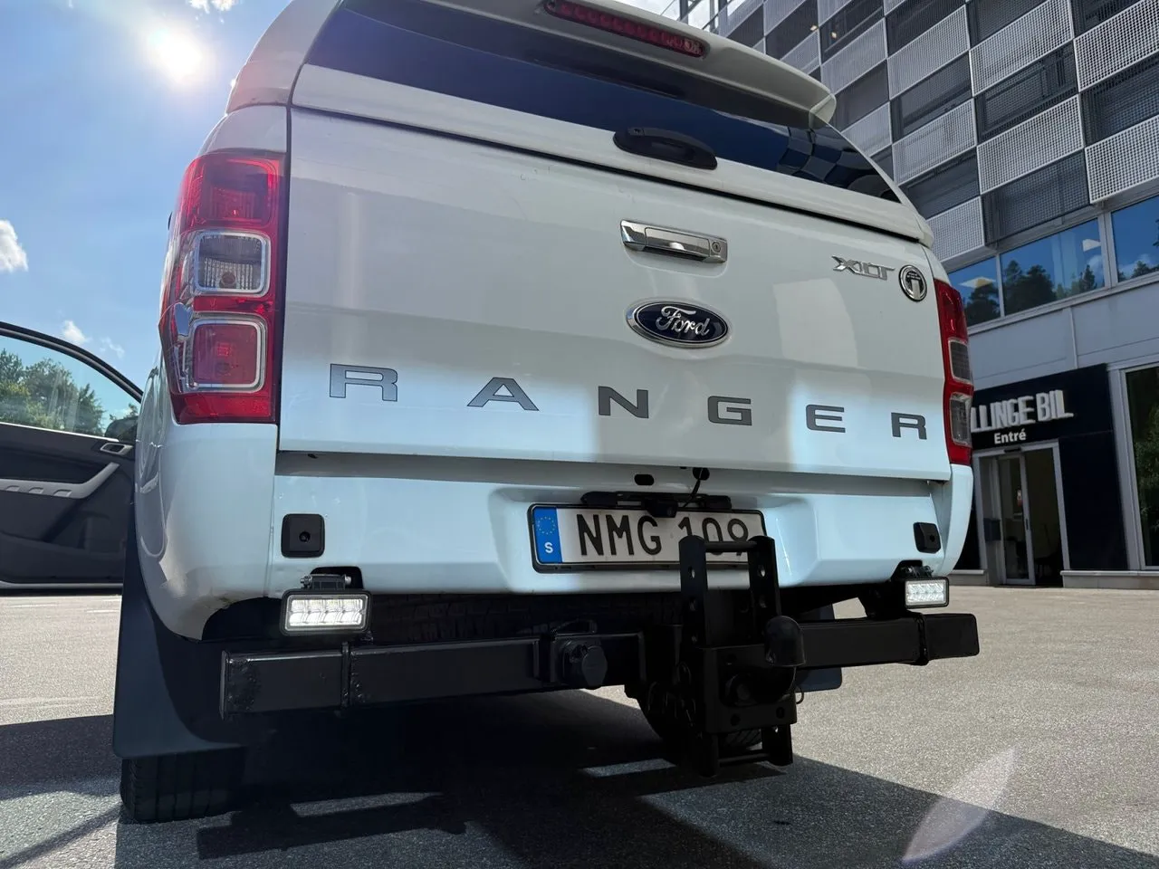 Vehicle image 18