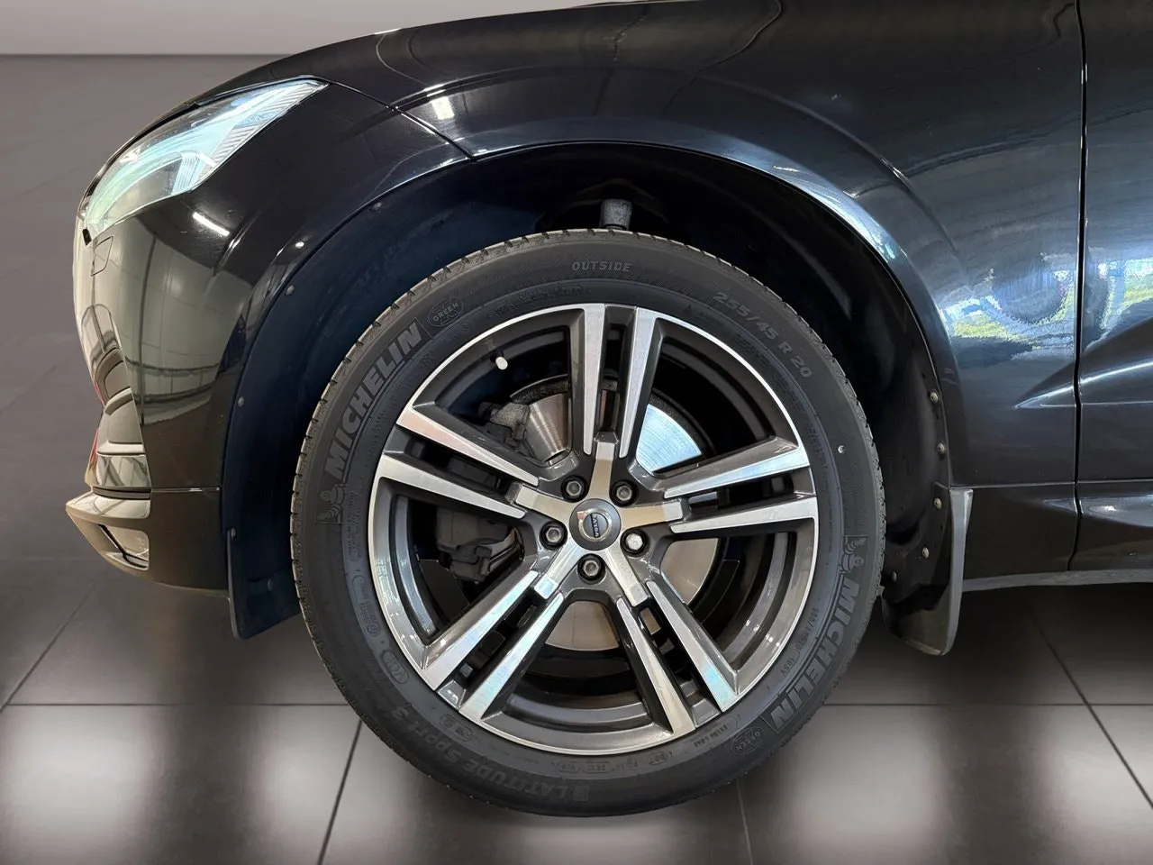 Vehicle image 8