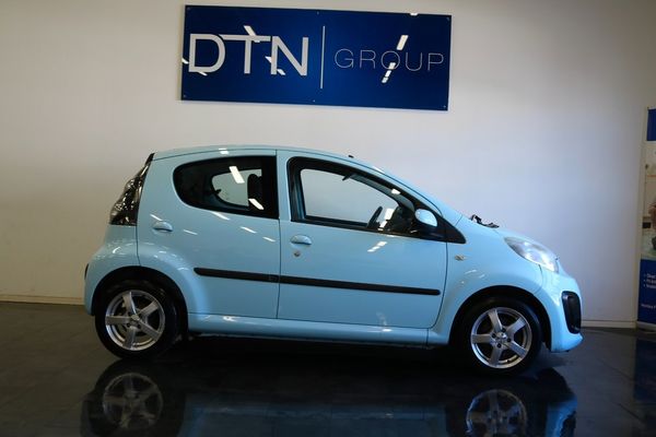 Toyota Aygo 5-dörr/1.0/VÄLVÅRDAD/NYBESIKTAD/SERVAD/KAMKEDJA - 2012