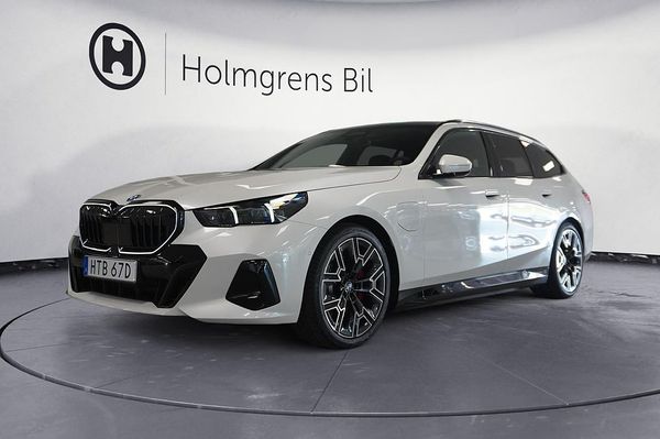 BMW 530 e xDrive Touring M-Sport Business Ed Pro B W Pano DAP - 2027