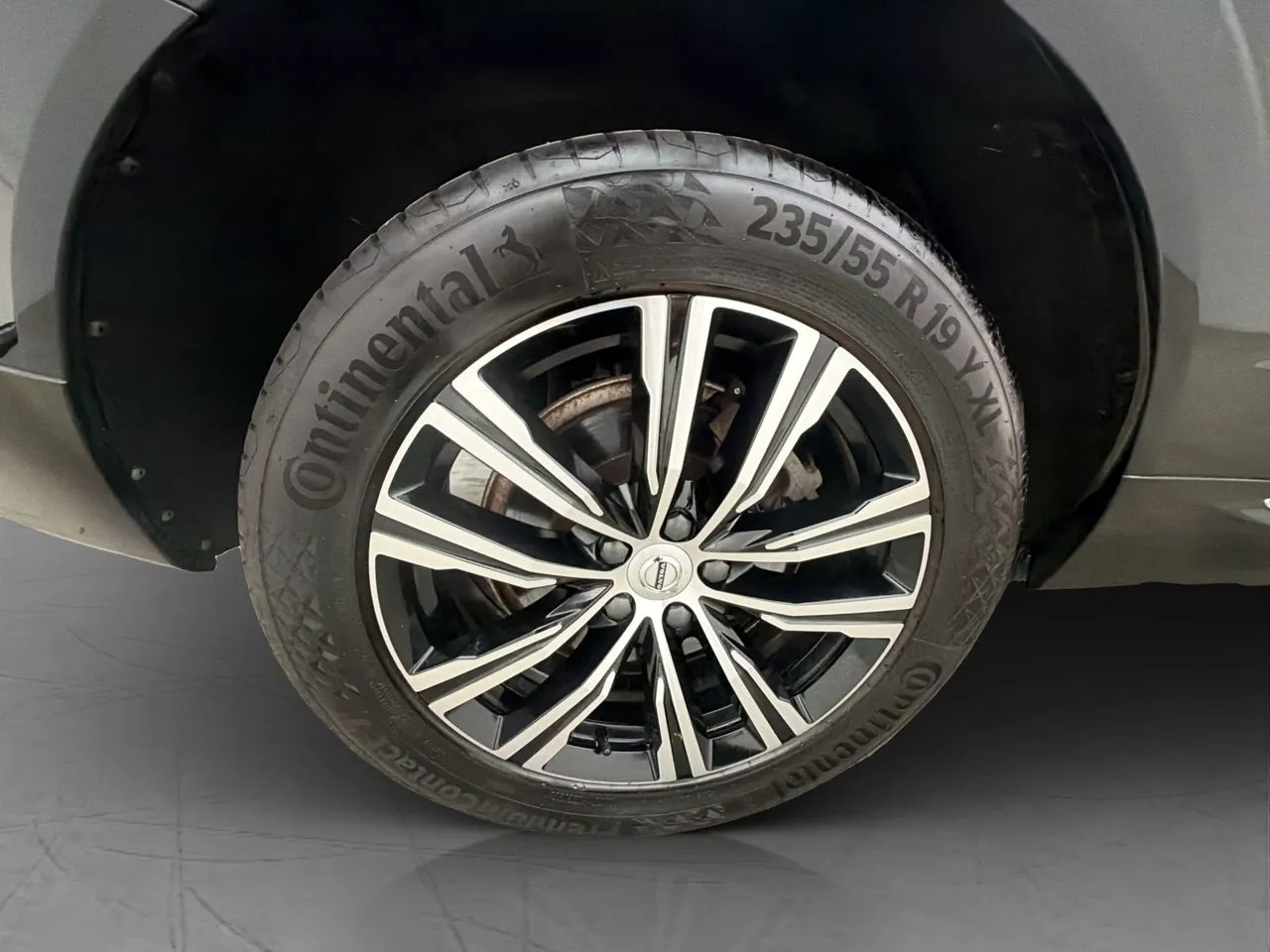 Vehicle image 32