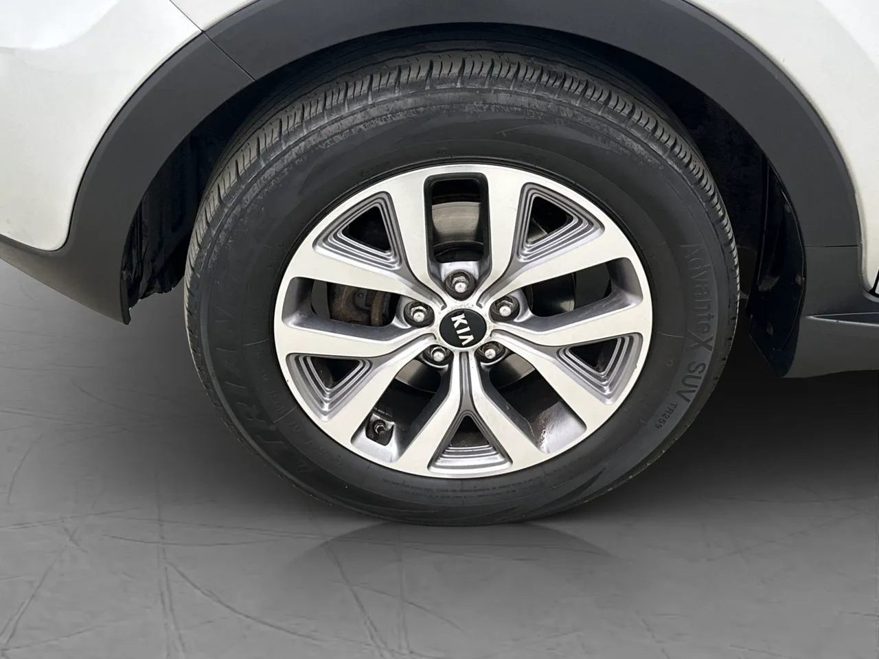 Vehicle image 25