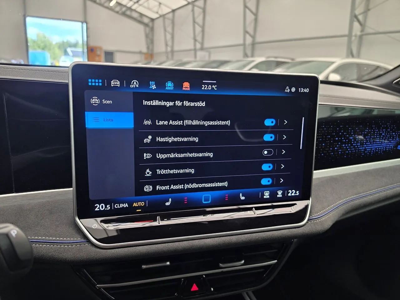 Vehicle image 30