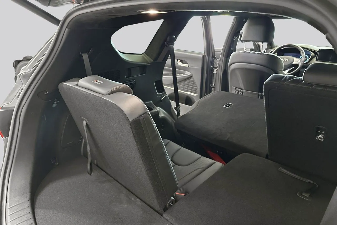 Vehicle image 21