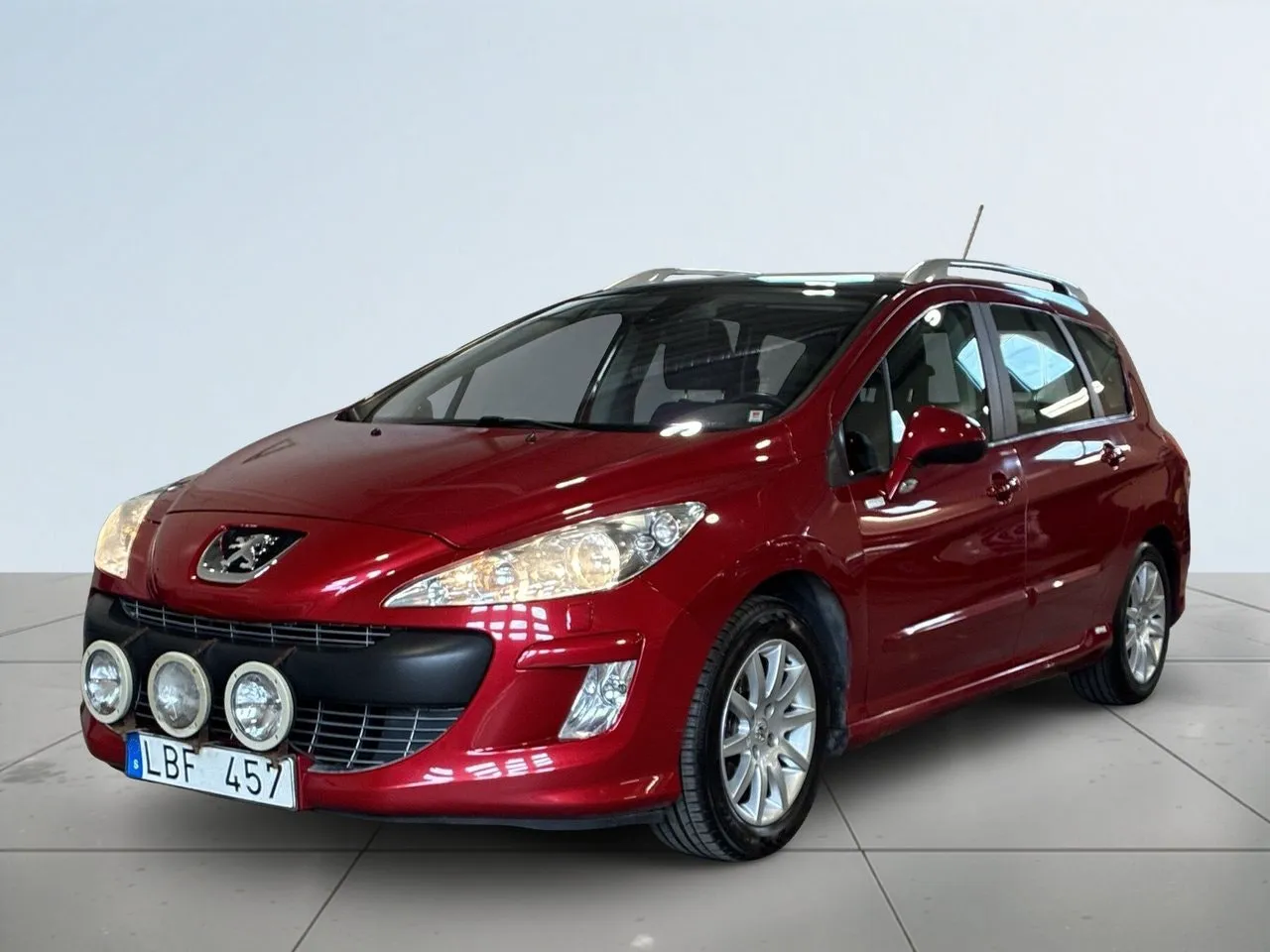 Vehicle image 15