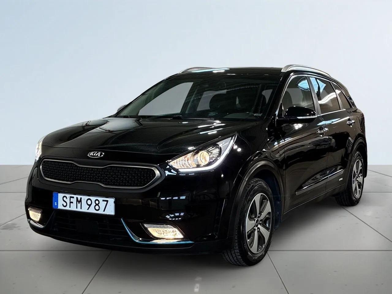 Vehicle image 15