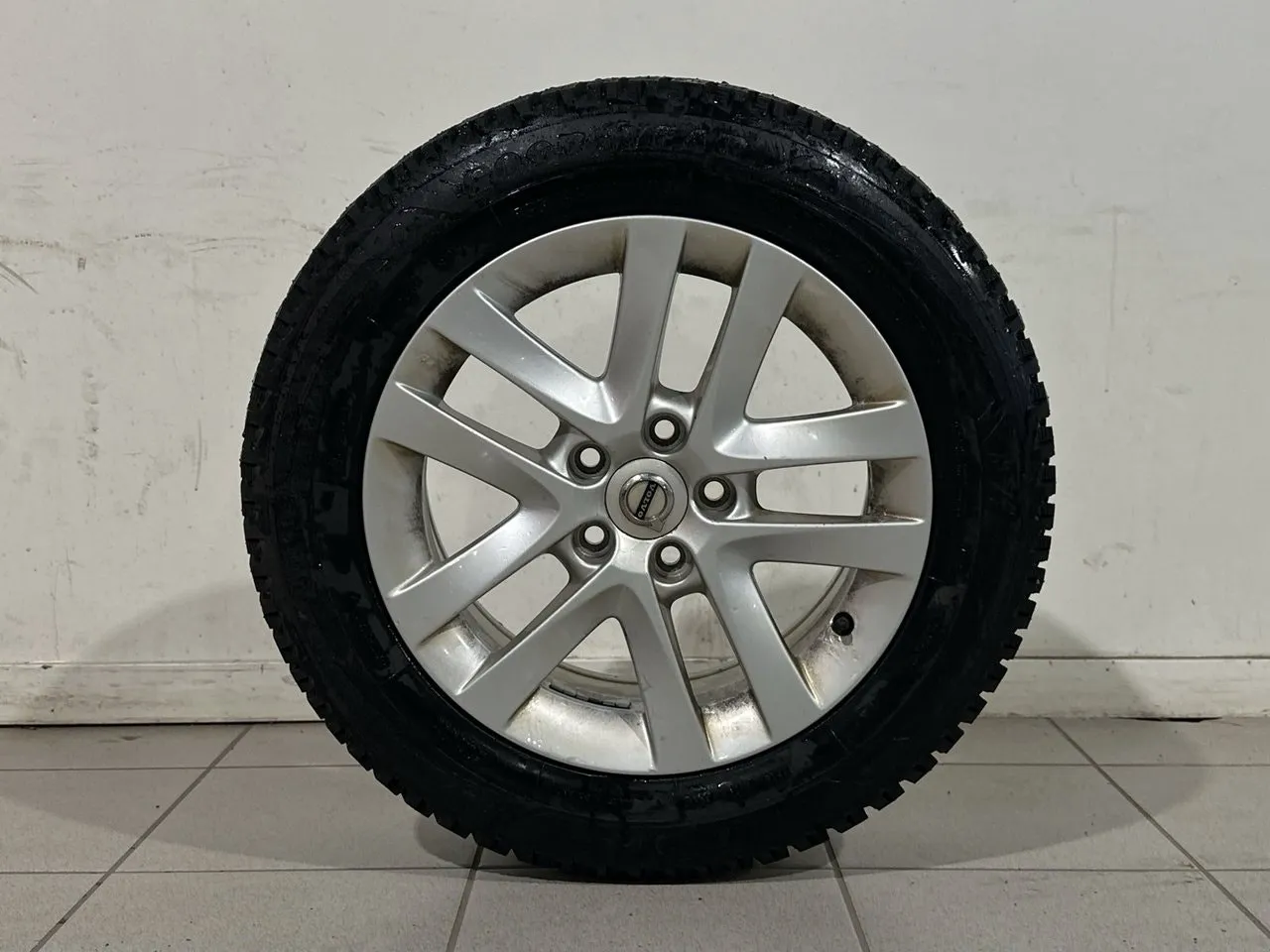 Vehicle image 16