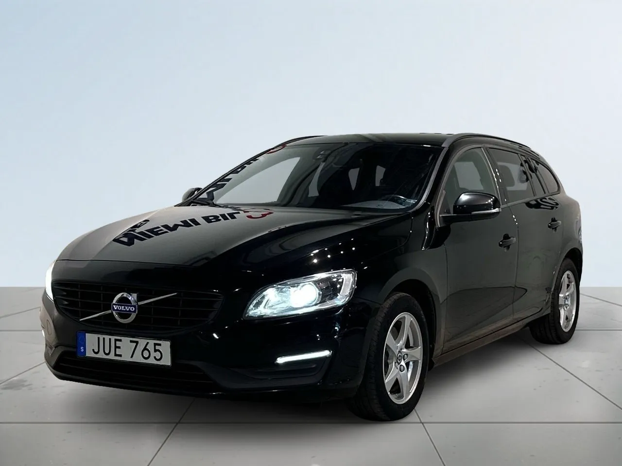 Vehicle image 15