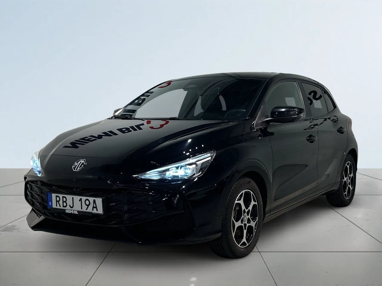 Vehicle image 15