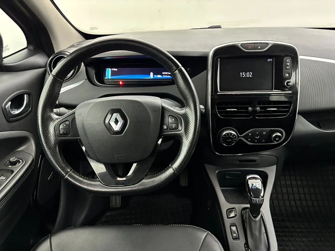 Vehicle image 17