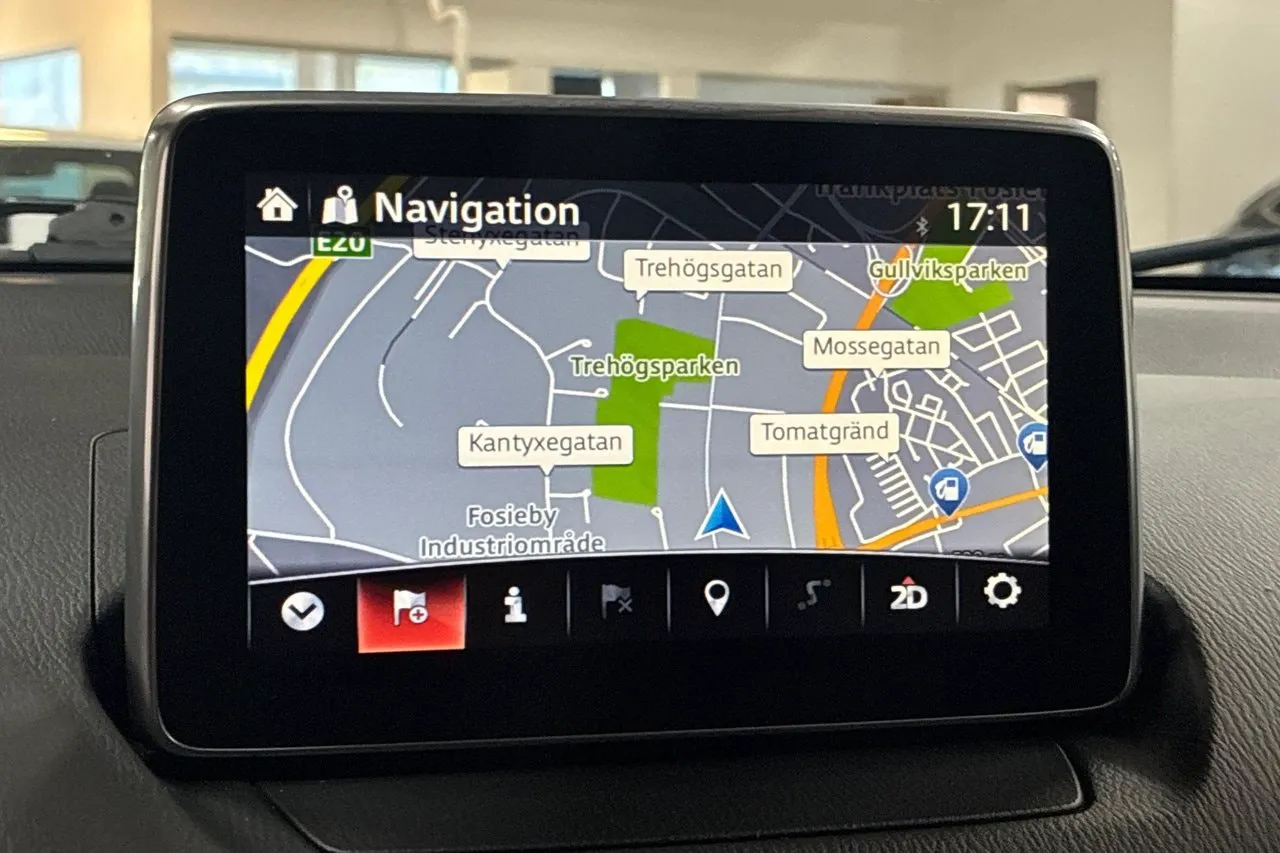 Vehicle image 18