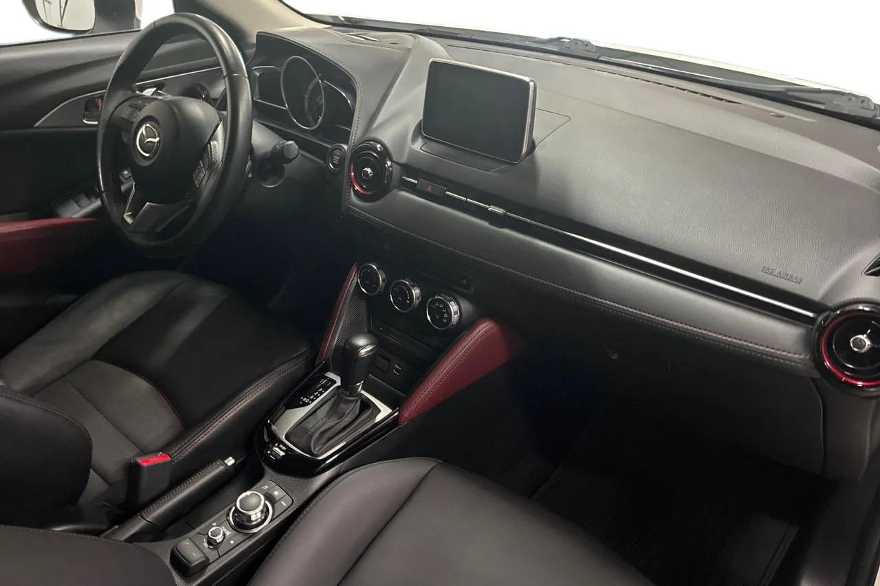 Vehicle image 14