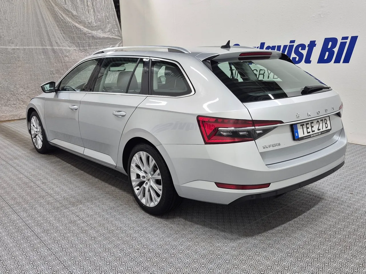 Vehicle image 8