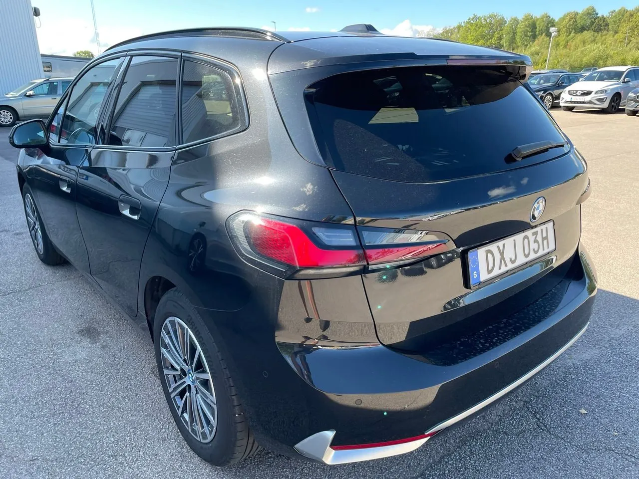 Vehicle image 7
