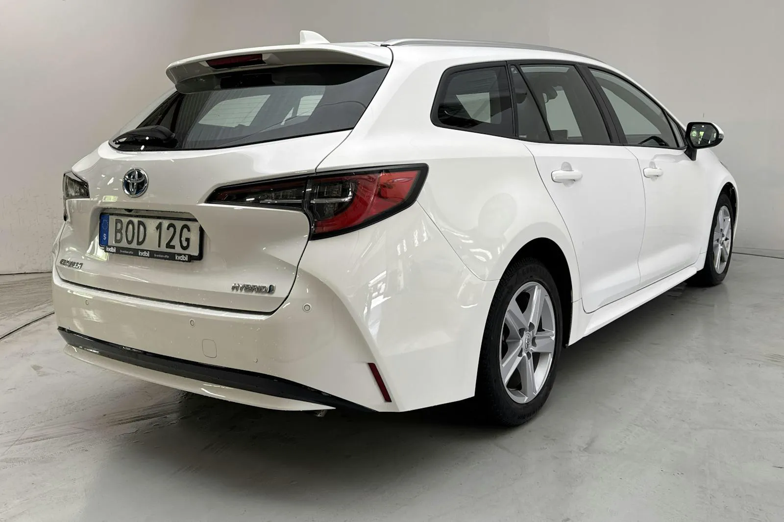Vehicle image 2