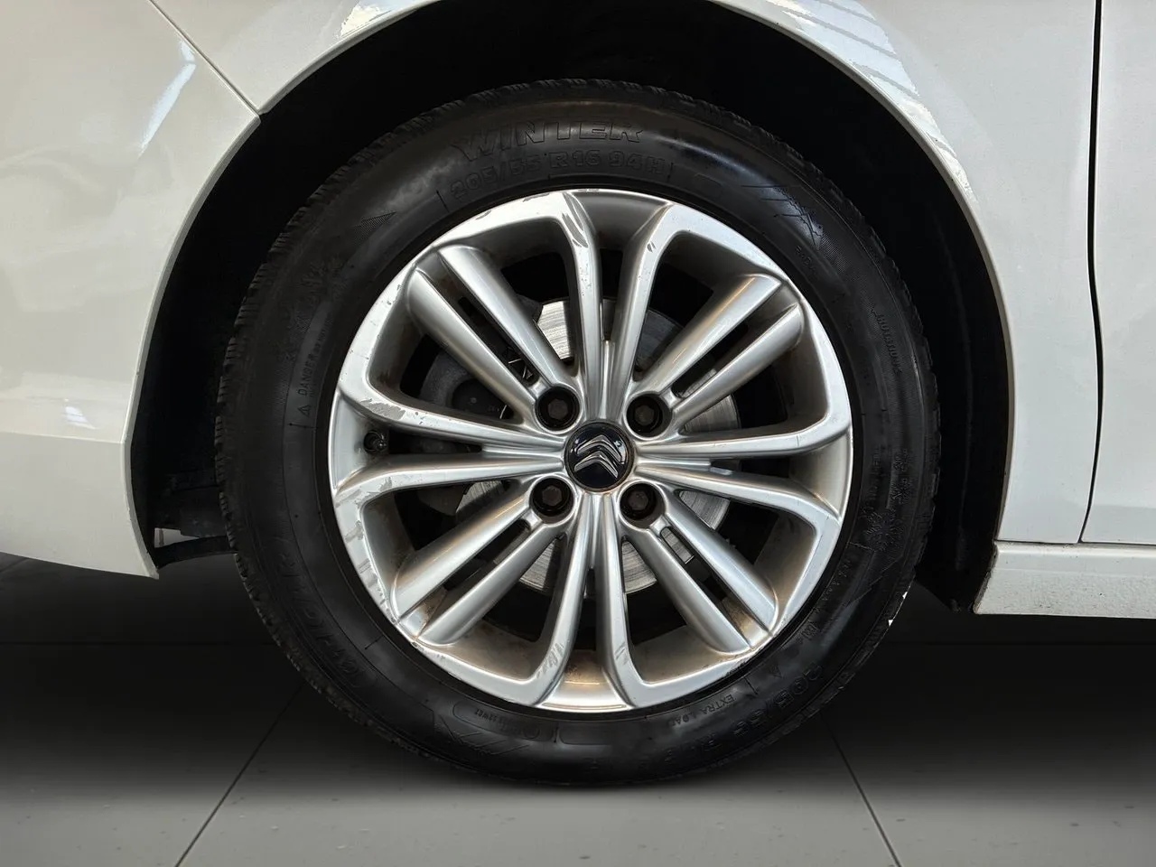 Vehicle image 13