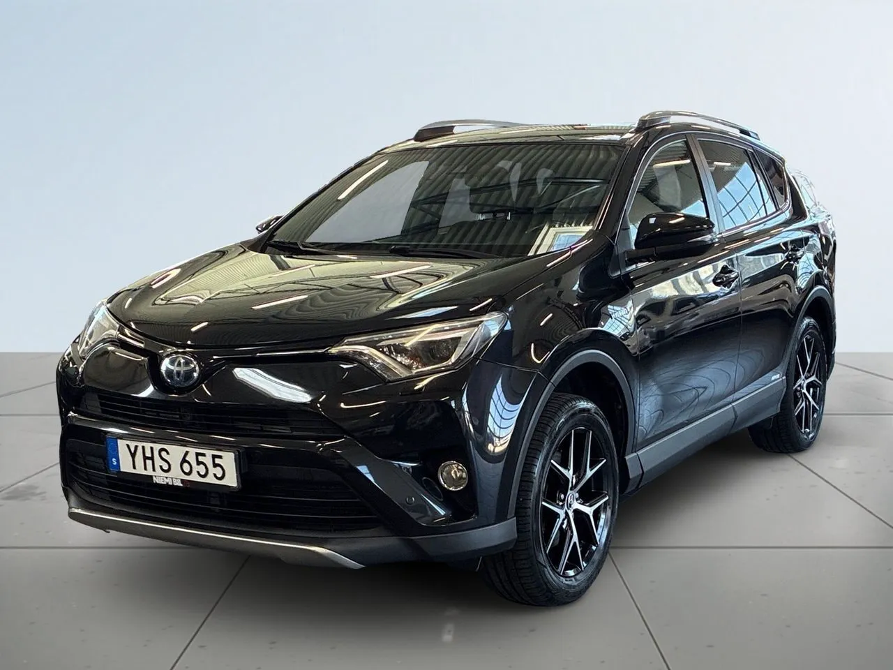 Vehicle image 15