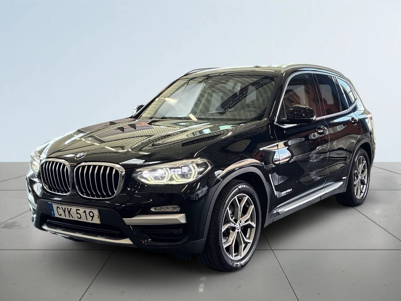 Vehicle image 15