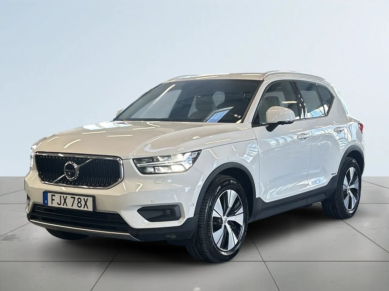 Vehicle image 15