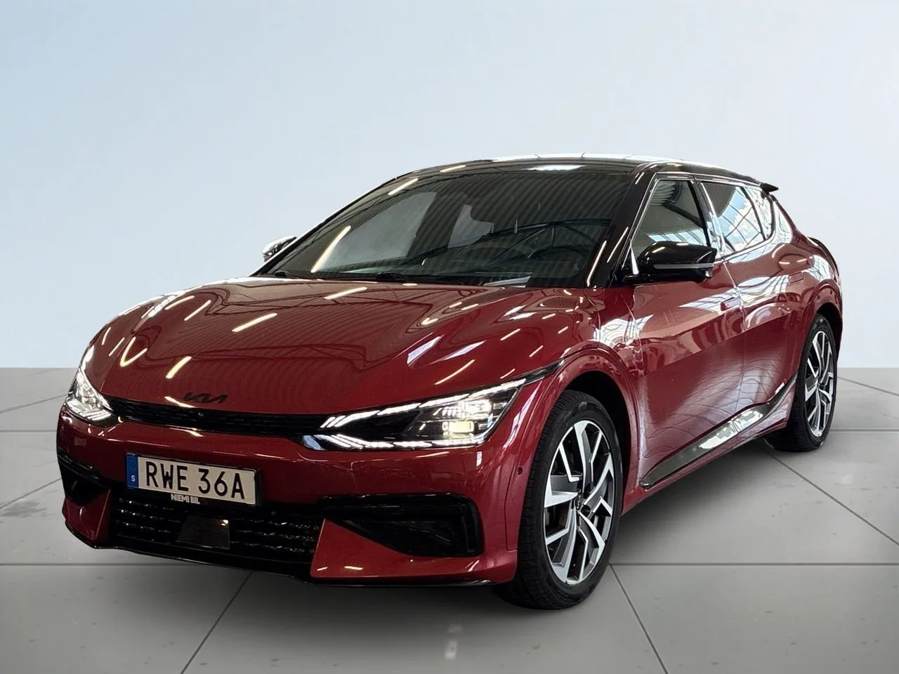 Vehicle image 15