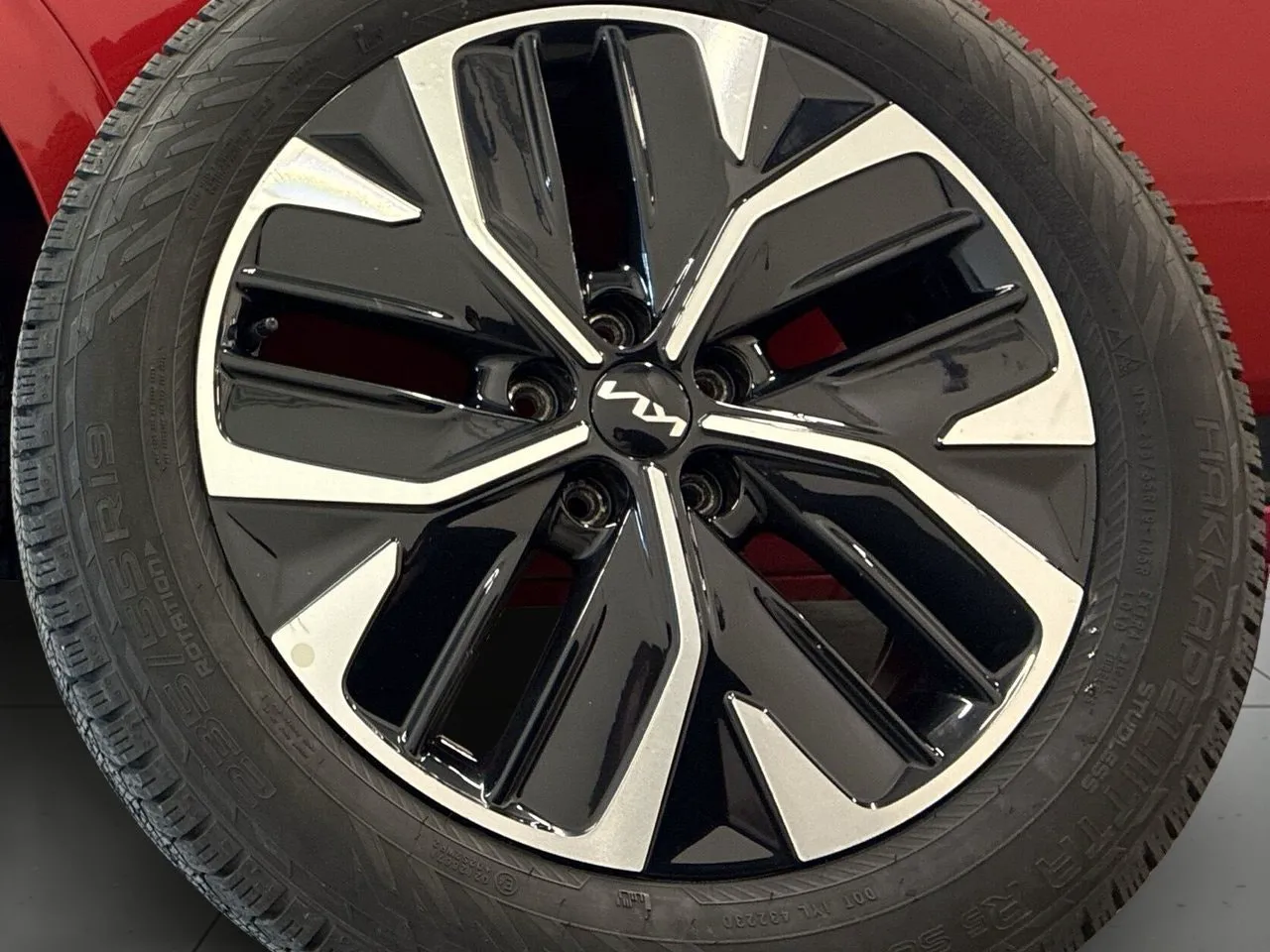 Vehicle image 13