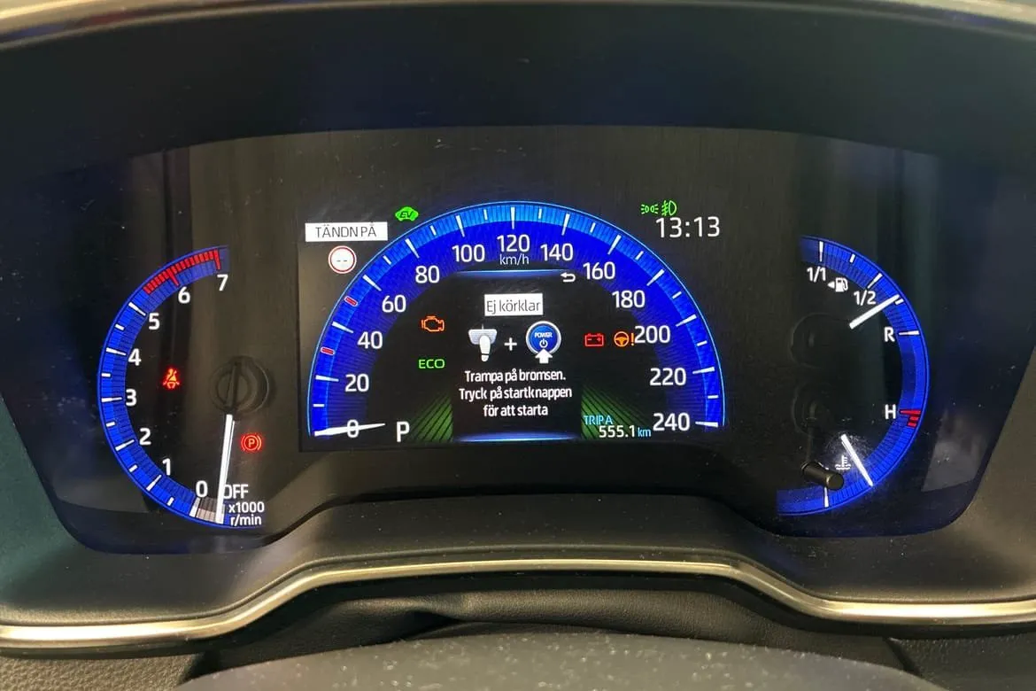 Vehicle image 13