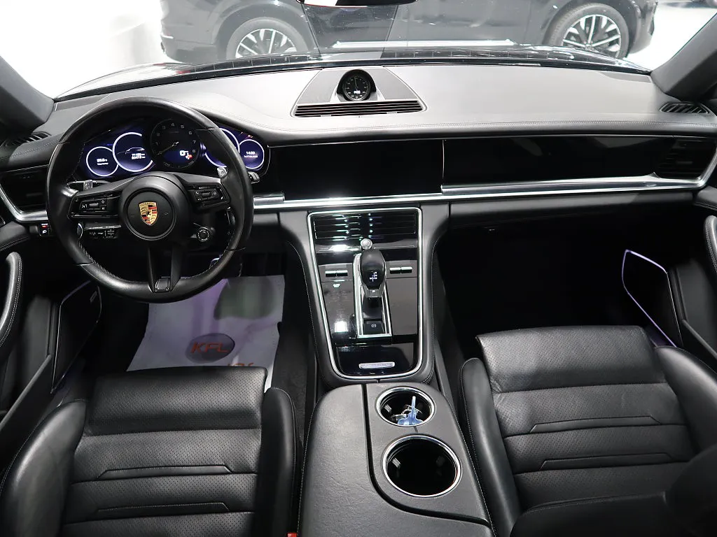 Vehicle image 21