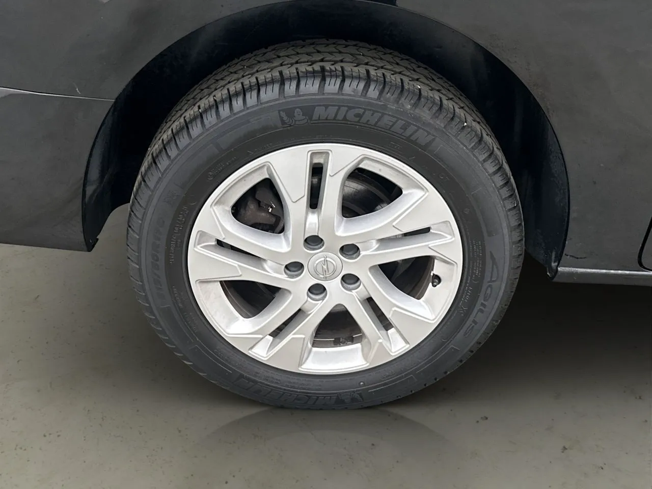 Vehicle image 26