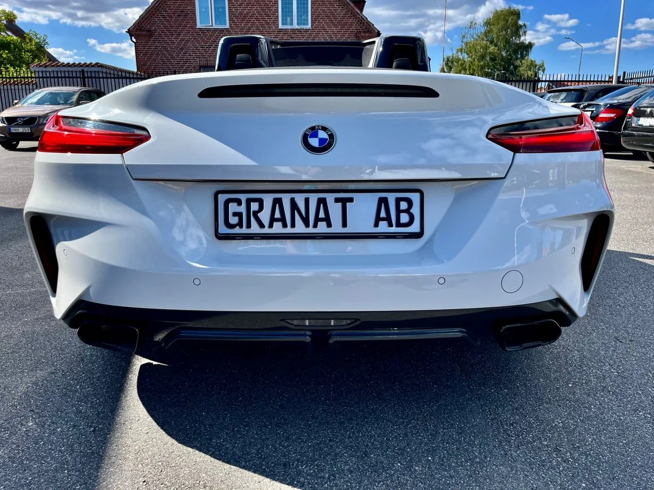 Vehicle image 17