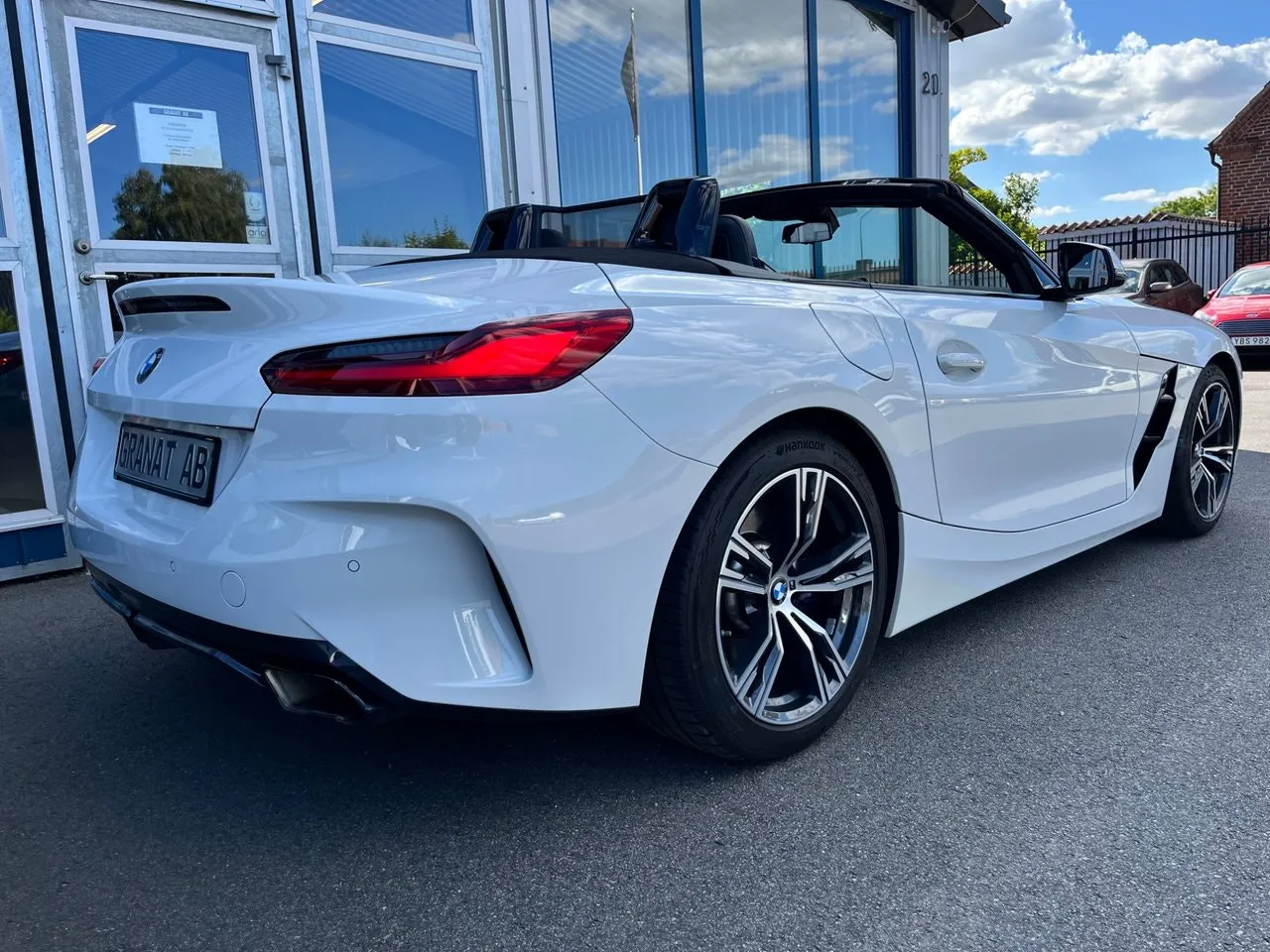 Vehicle image 7